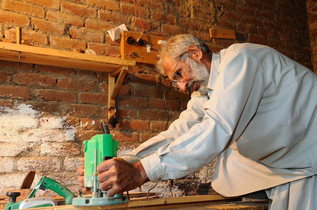 نجار بالرياض